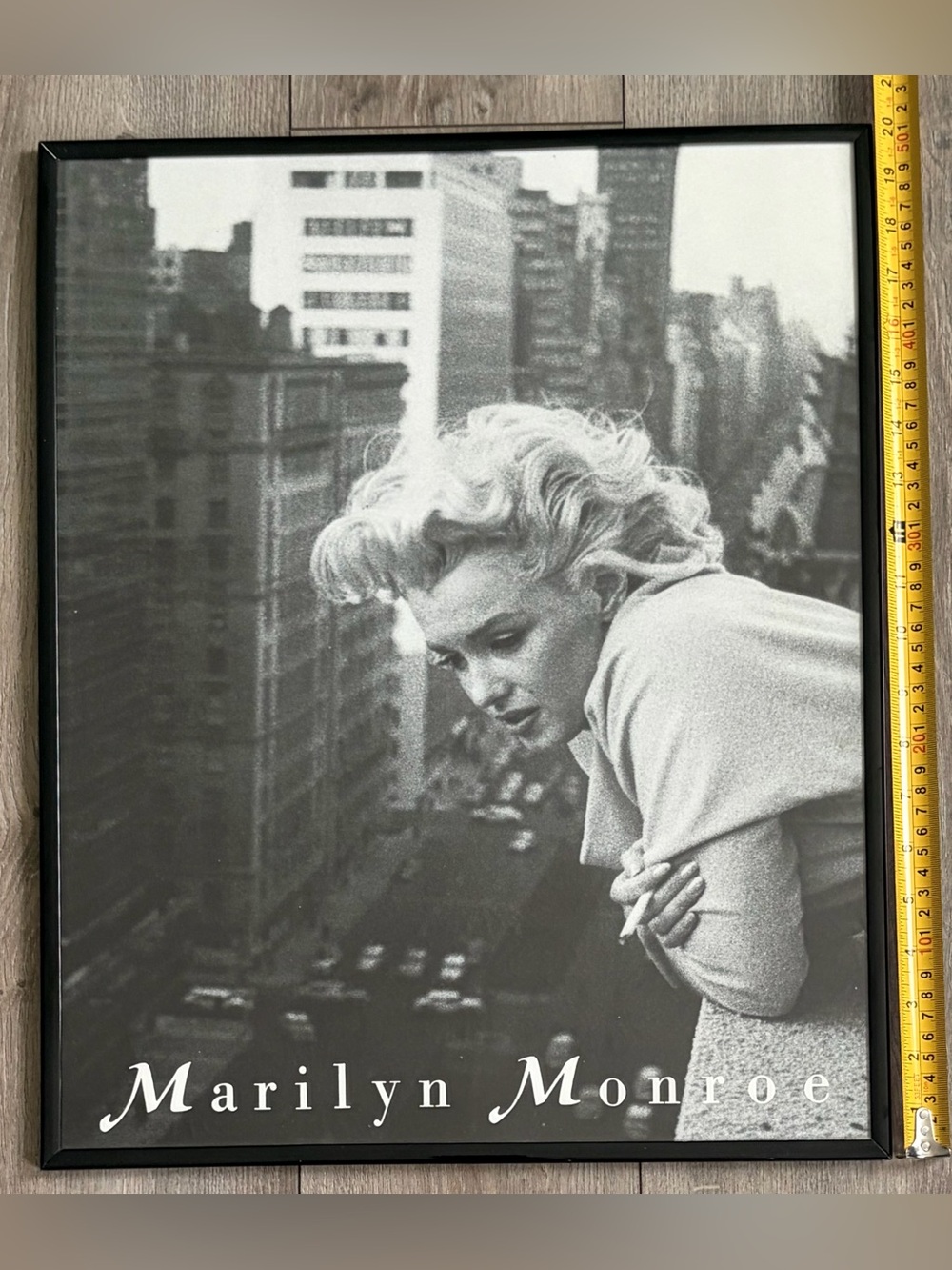 Vintage 90s Marilyn Monroe NYC Balcony 16x20 Framed Poster Print - Picture 2 of 3